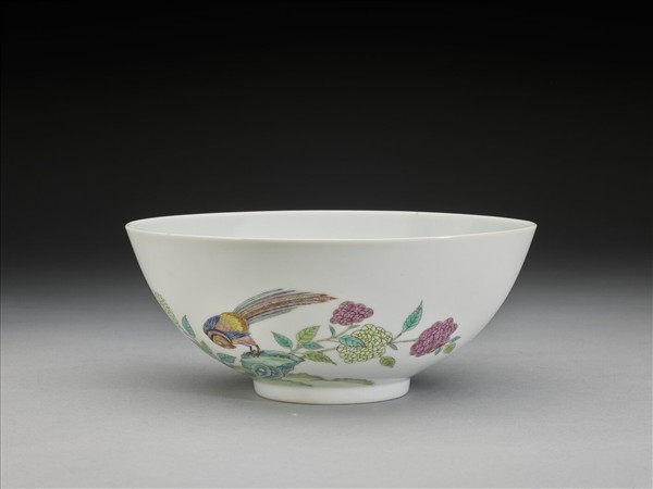 粉彩花鳥紋碗