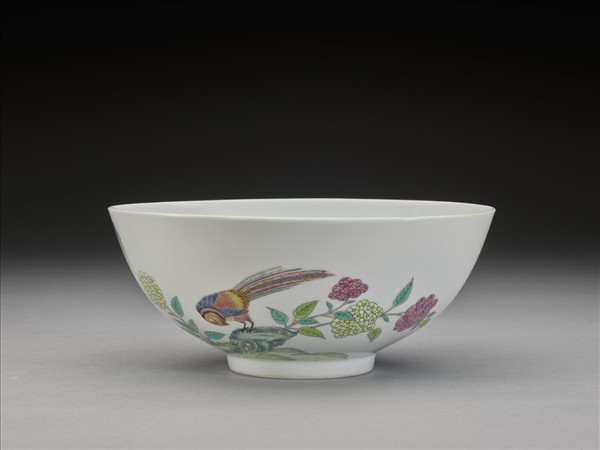 粉彩花鳥紋碗