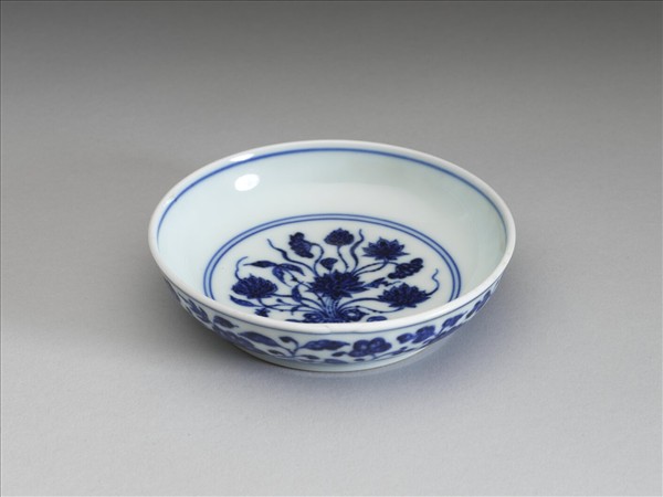 青花花卉紋盤