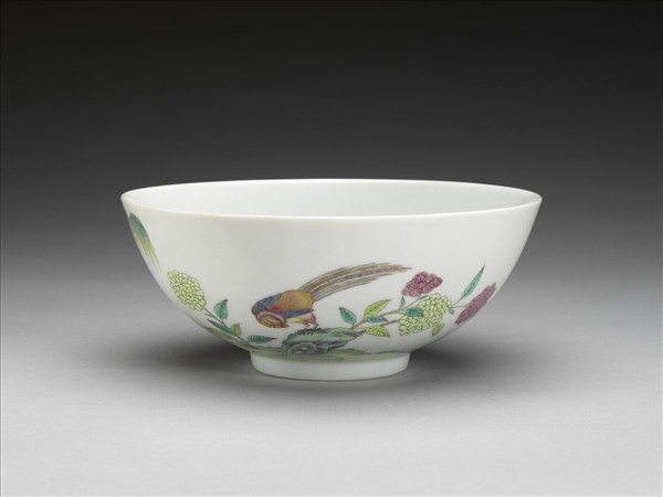 粉彩花鳥紋碗