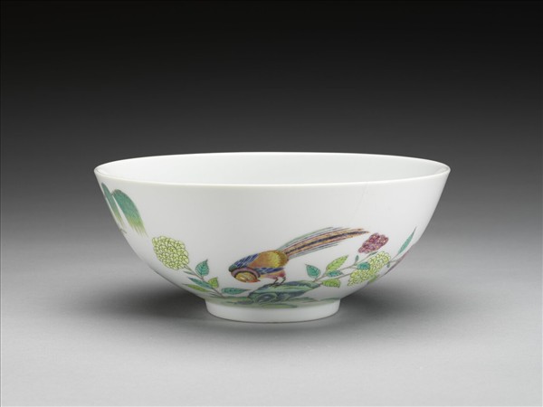 粉彩花鳥紋碗