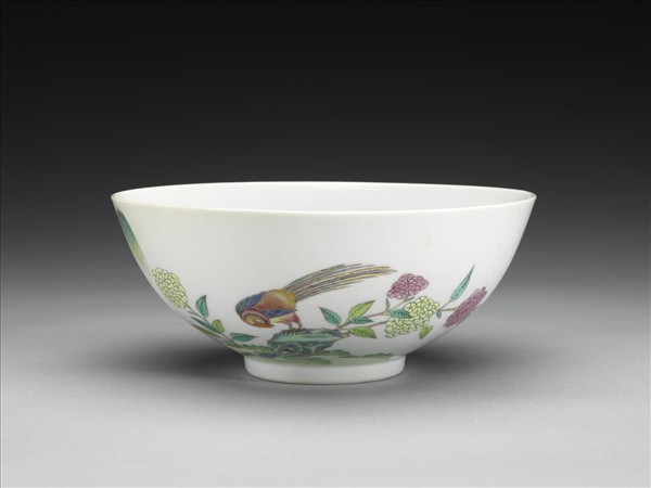 粉彩花鳥紋碗