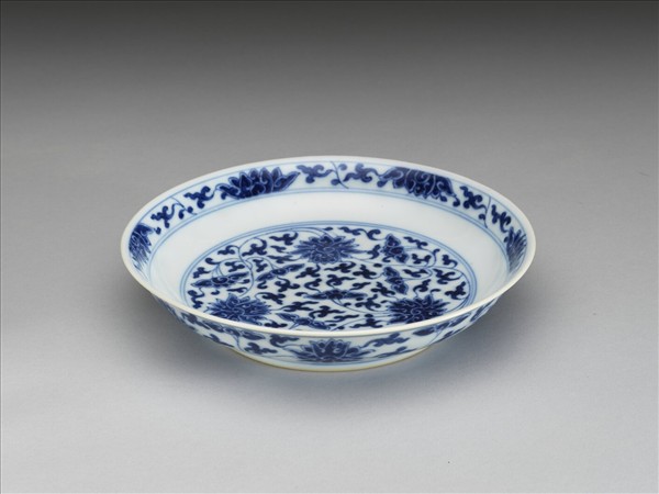 青花番蓮紋盤