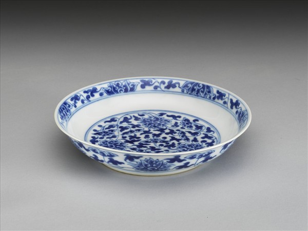 青花番蓮紋盤