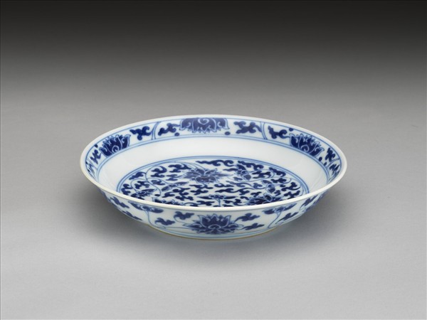 青花番蓮紋盤