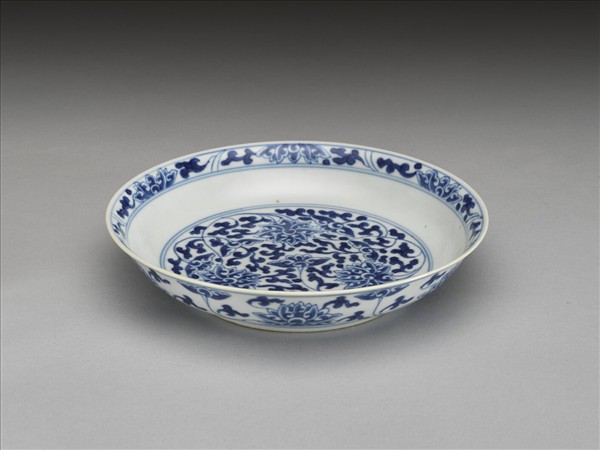 青花番蓮紋盤