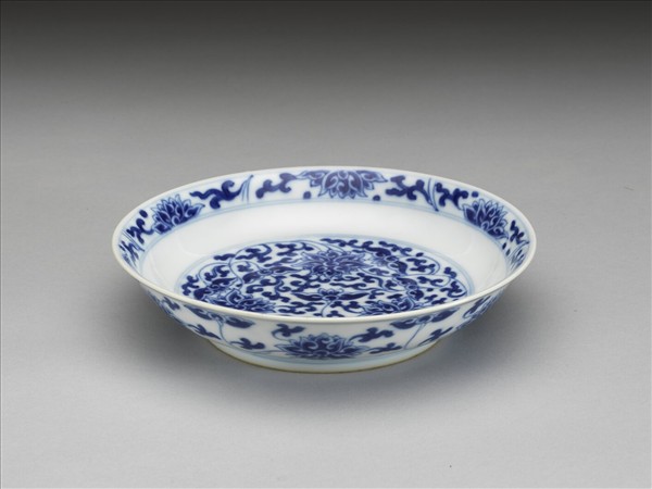 青花番蓮紋盤