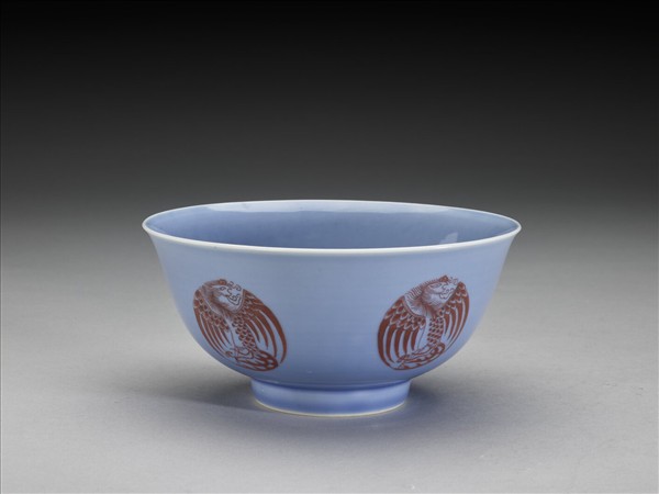 冬青釉裡紅團鳳紋碗