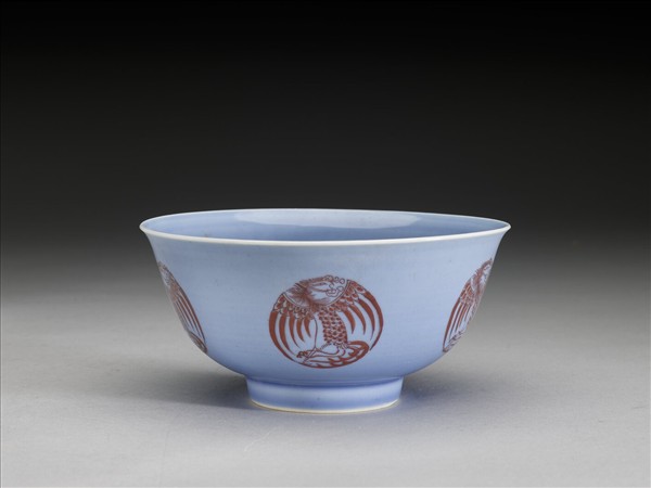 冬青釉裡紅團鳳紋碗