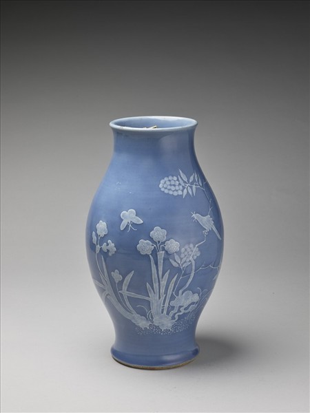 天藍釉花鳥紋瓶