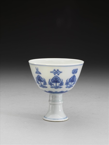 青花八寶番蓮紋高足杯