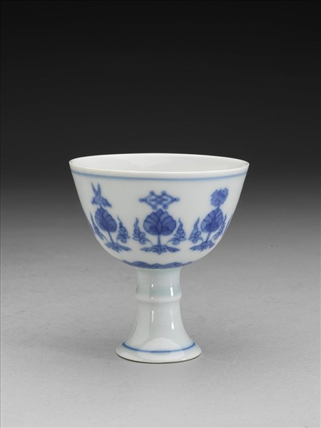 青花八寶番蓮紋高足杯
