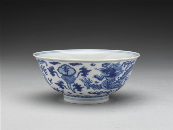青花福壽龍紋碗