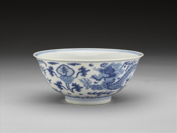 青花福壽龍紋碗