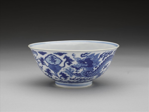 青花福壽龍紋碗