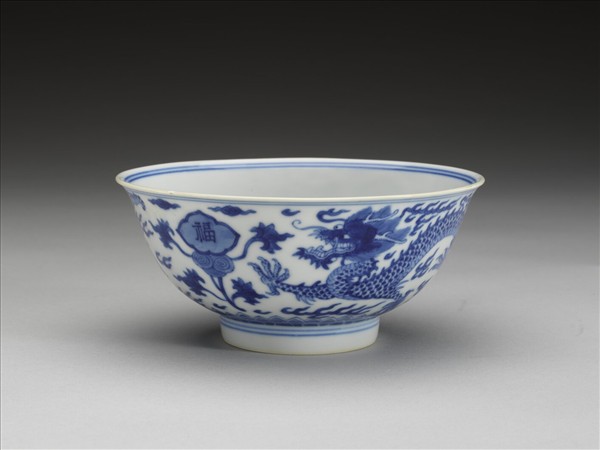 青花福壽龍紋碗