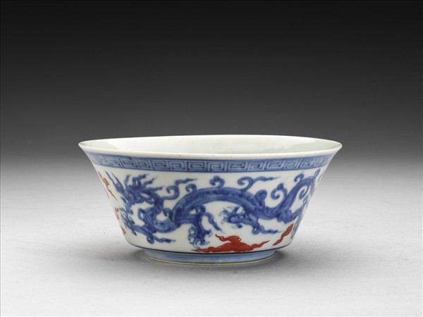 青花雲龍紋碗