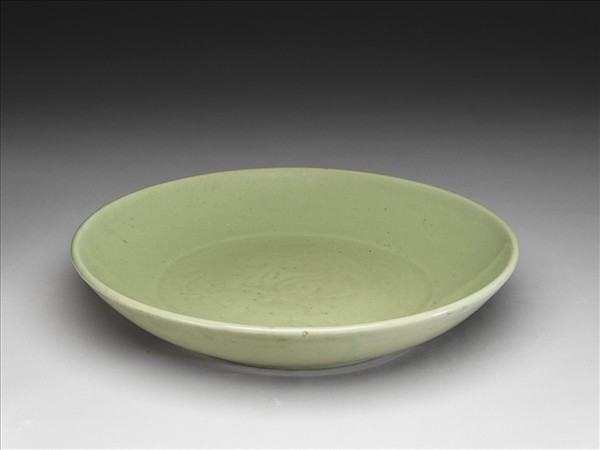 龍泉窯 青瓷蓮花紋盤