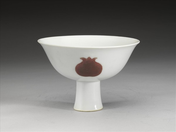 釉裡紅三果紋高足碗