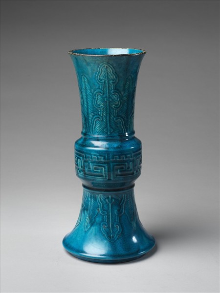 孔雀藍釉蕉葉紋觚