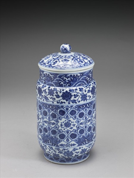 青花波濤番蓮紋蓋罐