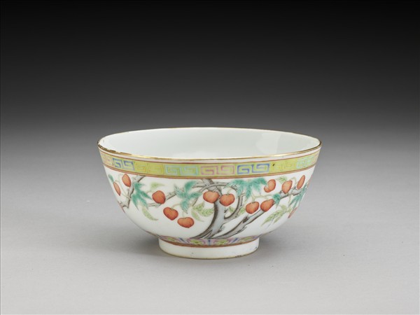 五彩折枝桃實紋碗