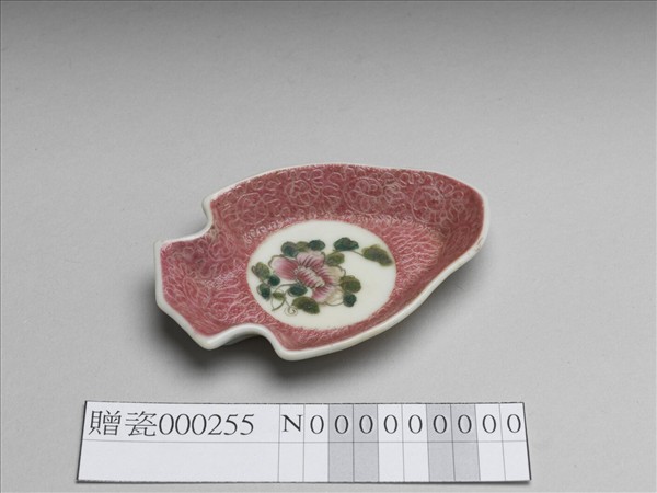 粉彩花卉紋匙托