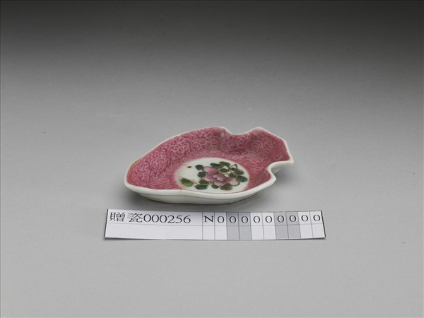 粉彩花卉紋匙托