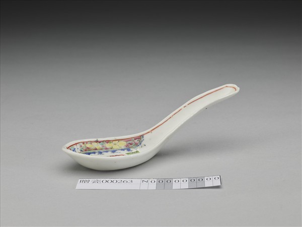 粉彩花卉紋匙