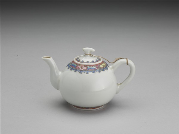 粉彩花卉紋滷壺