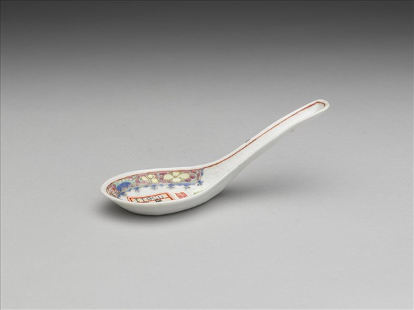 粉彩花卉紋匙