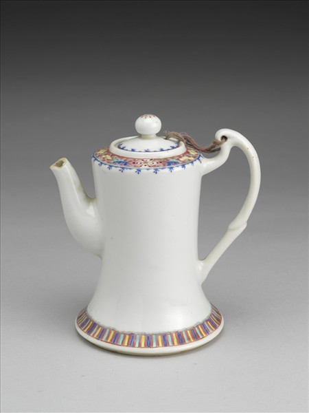 粉彩花卉紋滷壺