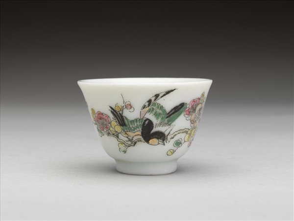 粉彩花鳥紋杯