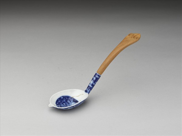 木柄青花龍紋匙