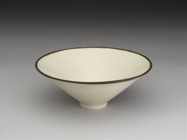 定窯 白瓷劃花蓮紋茶盞