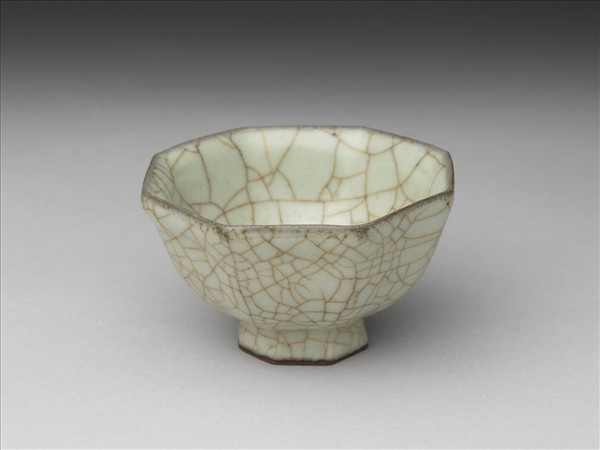 仿官釉八角杯