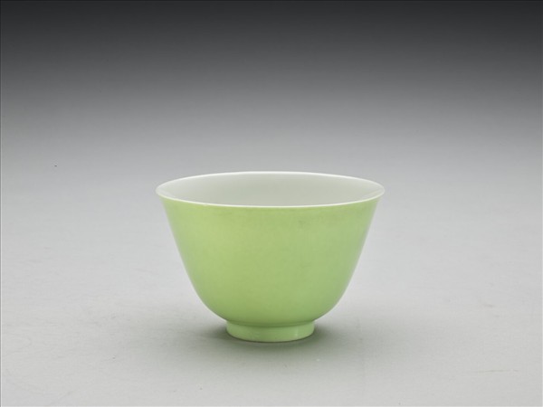 綠釉杯