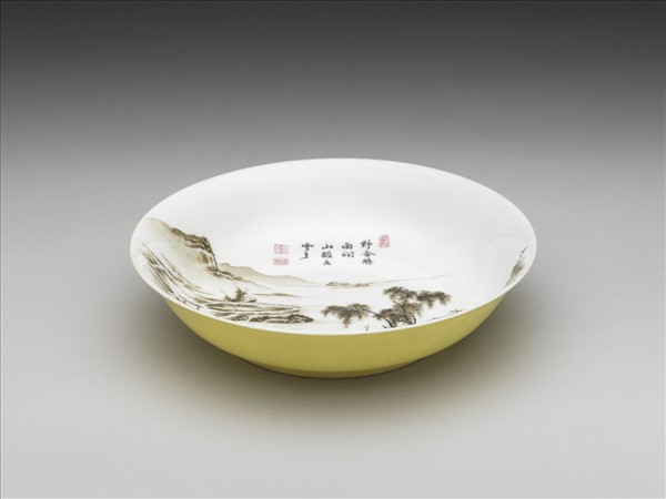 琺瑯彩墨彩山水圖盤