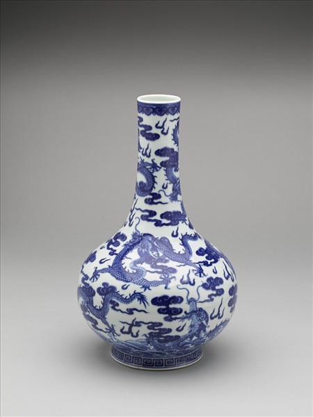 青花九龍紋瓶