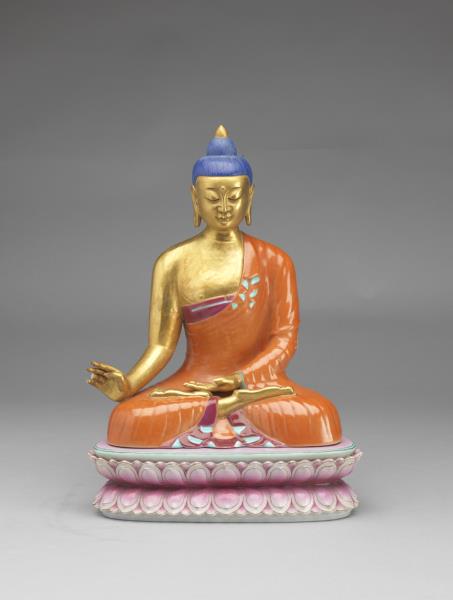 粉彩描金施無畏印佛像