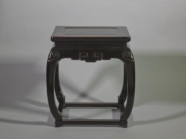 如意雲紋束腰長方櫈