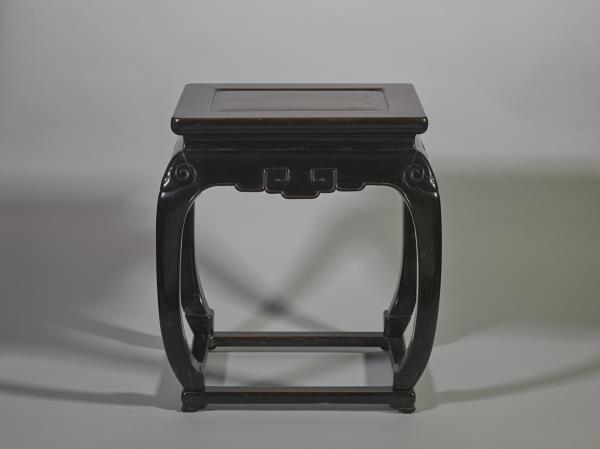 如意雲紋束腰長方櫈（四件）