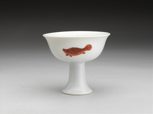 礬紅三魚紋高足杯