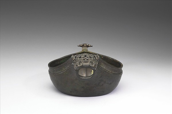 蟠虺紋匜