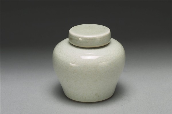 青白瓷細開片紋蓋罐