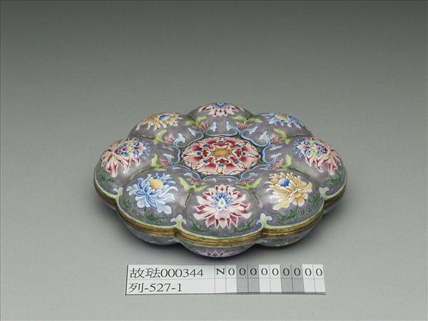 銅胎畫琺瑯海棠式盒