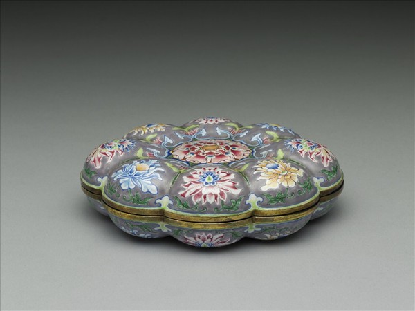 銅胎畫琺瑯海棠式盒