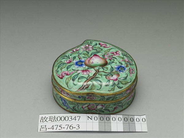 銅胎畫琺瑯桃形盒