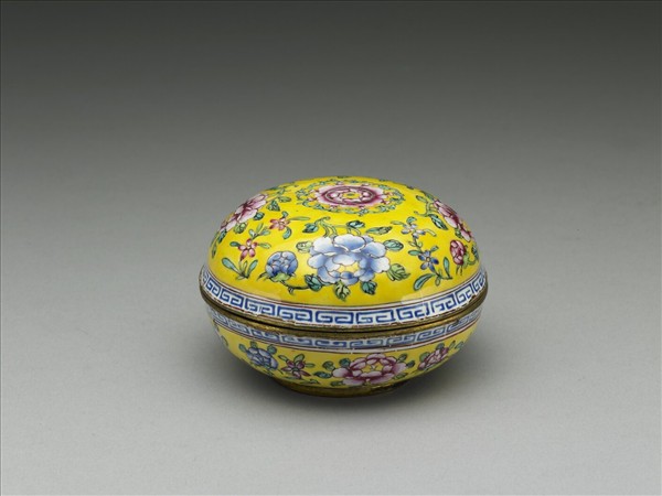 銅胎畫琺瑯折枝花圓盒