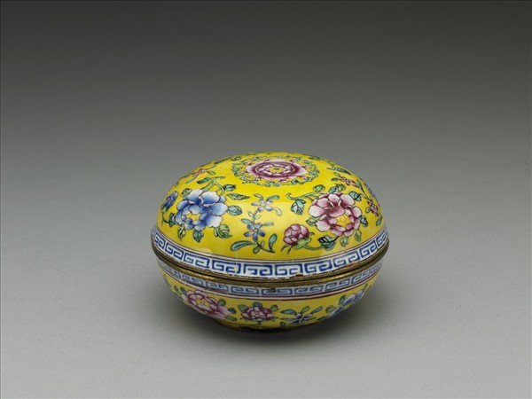 銅胎畫琺瑯折枝花圓盒